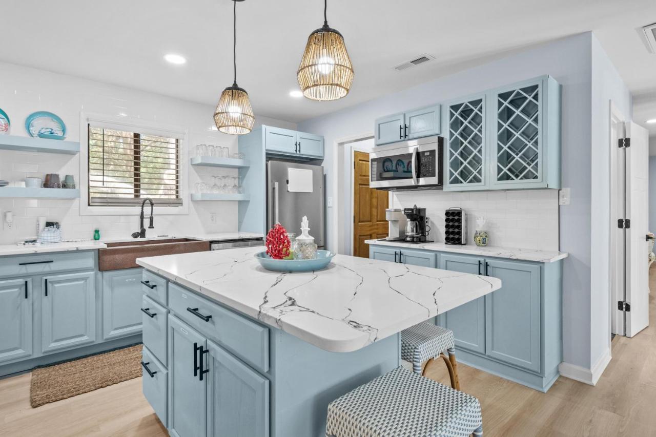 The Blue Lagoon Pine Knoll Shores Exterior foto