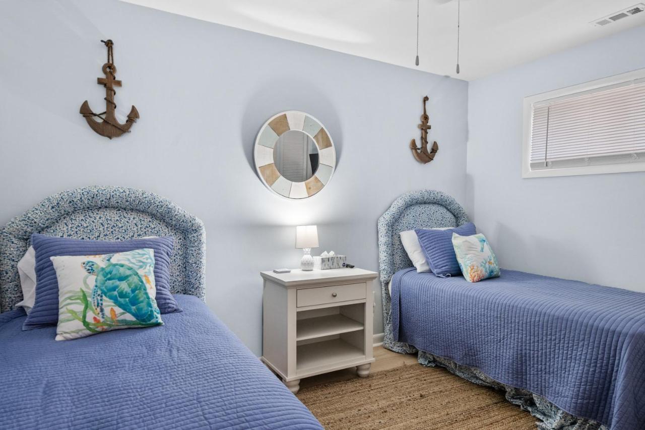 The Blue Lagoon Pine Knoll Shores Exterior foto